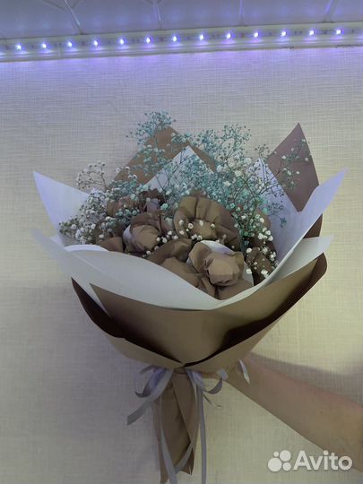 Сладкий букет из конфет и цветов