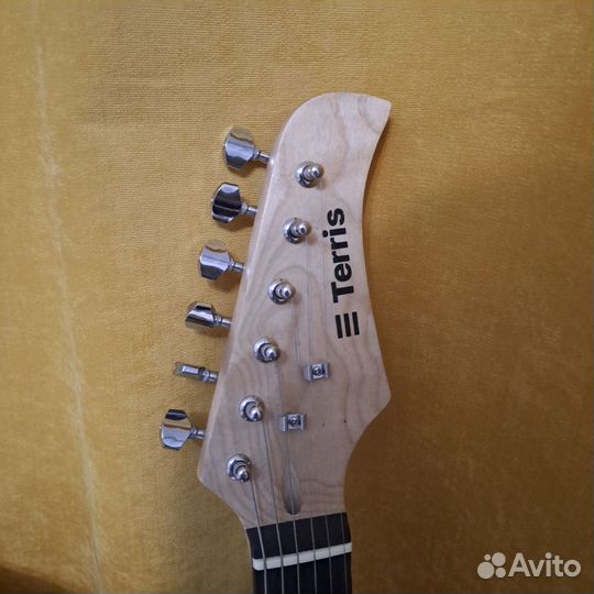 Электрогитара