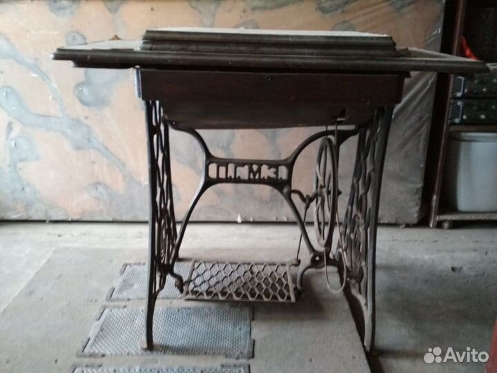 Продам швейную машинку