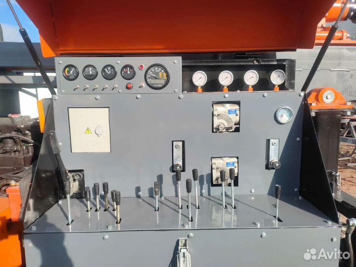 Буровая установка мгбу мозбт М4 на гусеницах