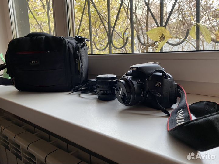Фотоаппарат Canon 600d +объектив Canon 50 mm 1:1.8