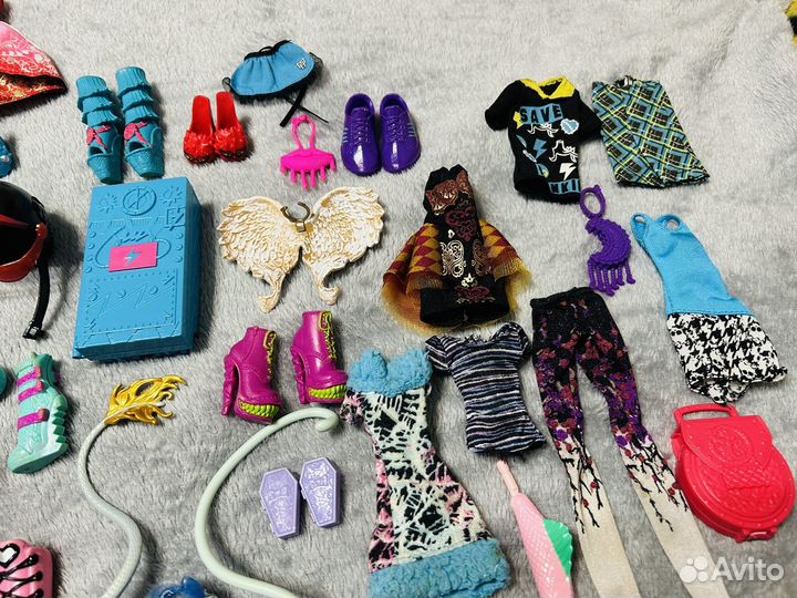 Аксессуары и одежда для кукол Монстер Хай