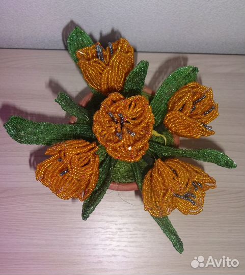 Цветок (тюльпан) из бисера