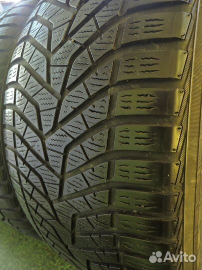 Yokohama BluEarth Winter V905 275/40 R21 и 315/35 R21