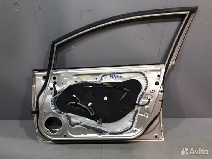 Дверь передняя правая Honda Civic 8 4D FD