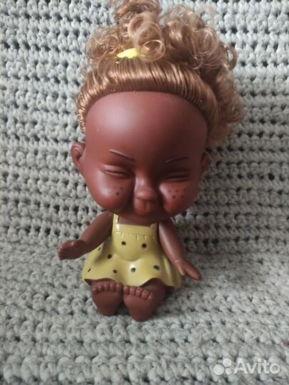 Винтажная кукла качает головой.70-е Япония