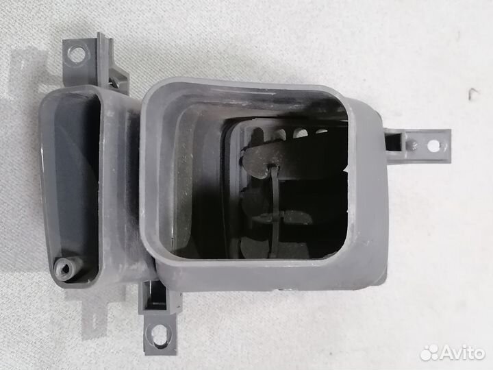 Дефлектор салонный воздушный правый для Kia Sephia