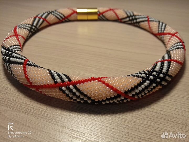 Жгут из бисера в стиле Burberry