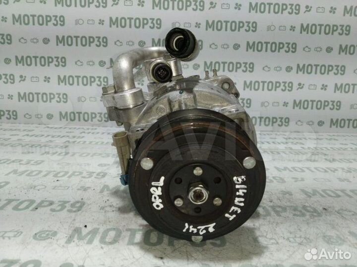 Компрессор кондиционера Opel Astra J