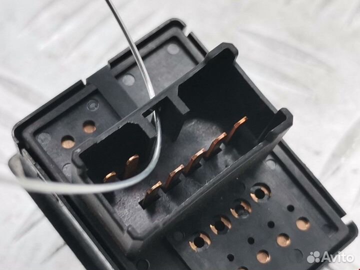 Кнопка (выключатель) Suzuki Ignis (FH) 2001