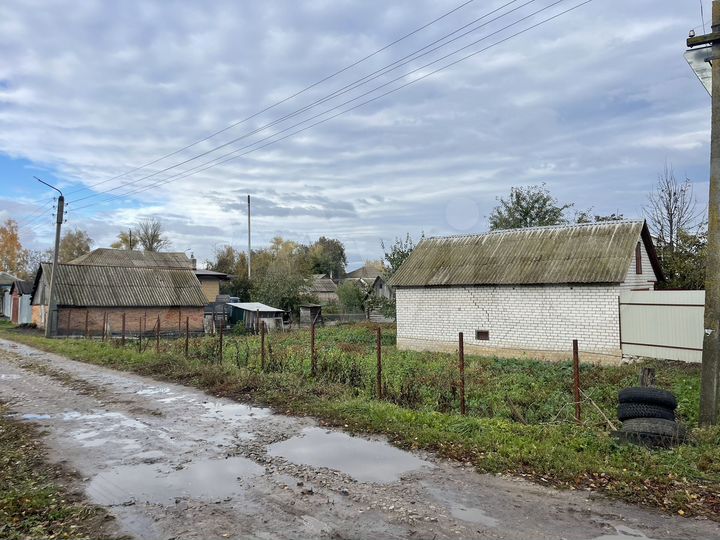Дом 32,3 м² на участке 9,75 га