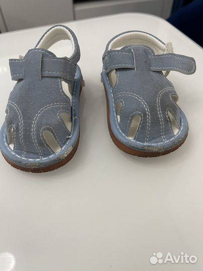 Сандали с пищалкой 11,5 по стельке