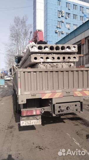 Кирпичный бой, жесть с кровли, дрова