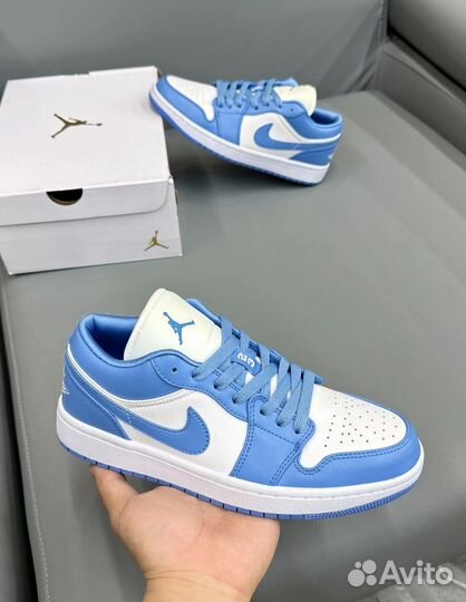 Кроссовки Air Jordan 1 low university blue