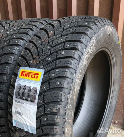 Pirelli Scorpion Ice Zero 2 275/40 R21 107H
