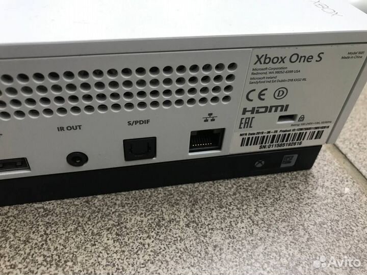 Игровая приставка Xbox One S 500 GB