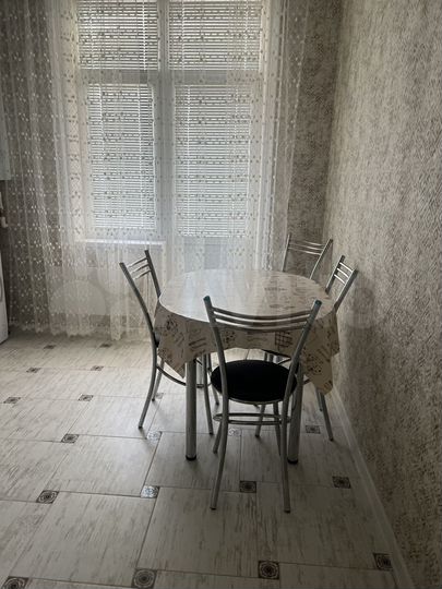 2-к. квартира, 56 м², 7/17 эт.