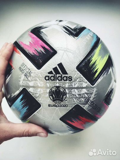 Футбольный мяч adidas