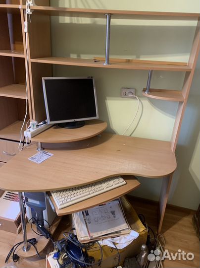 Компьютерные столы, тумбочки, кресло