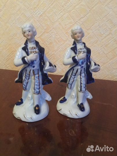 Фарфоровые европейские статуэтки 