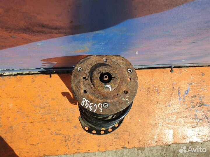 Стойка передняя левая Volvo XC70 2 V70 2007-2016