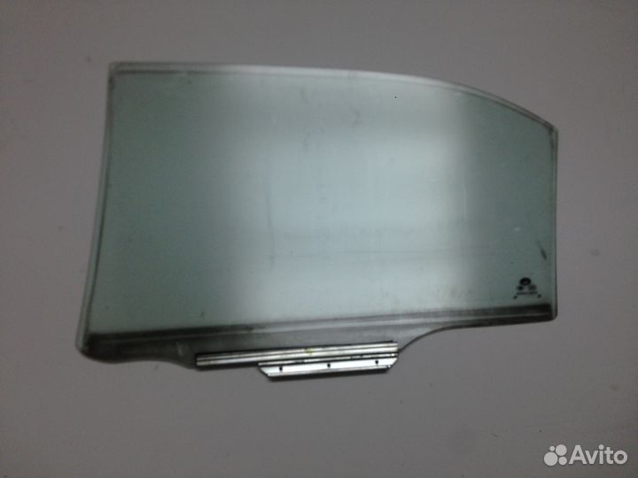 Стекло задней правой двери на бид Ф3