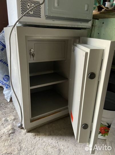 Сейф несгораемый огнеупорный