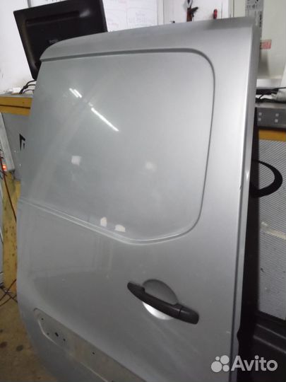 Дверь задняя правая сдвижная Пежо Партнер Б9