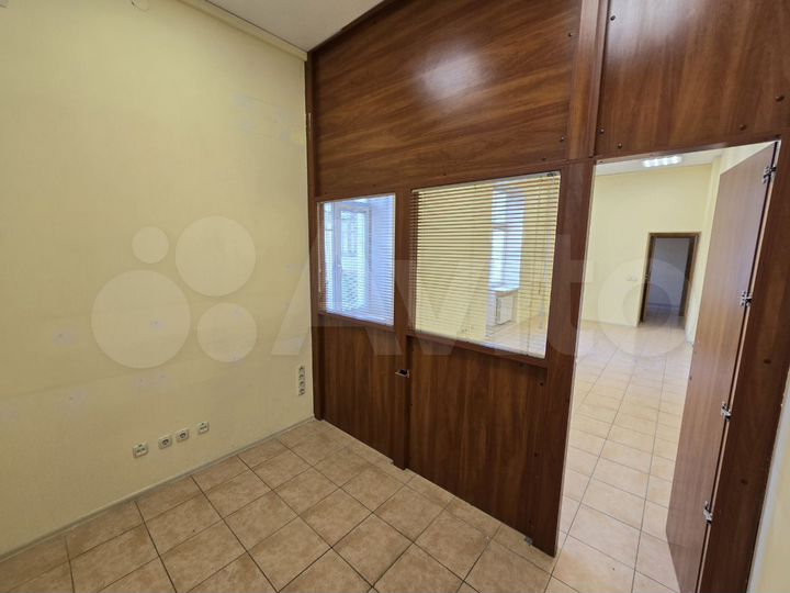 Первая линия - ул. Ленина. Офис или Салон, 70 м²