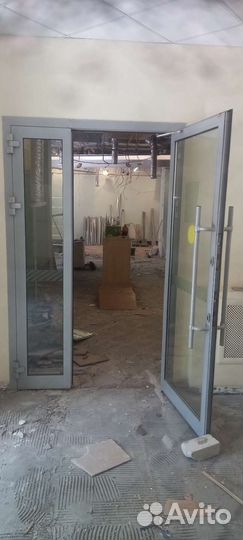 Дверь входная алюминиевая бу