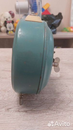 Часы-будильник янтарь