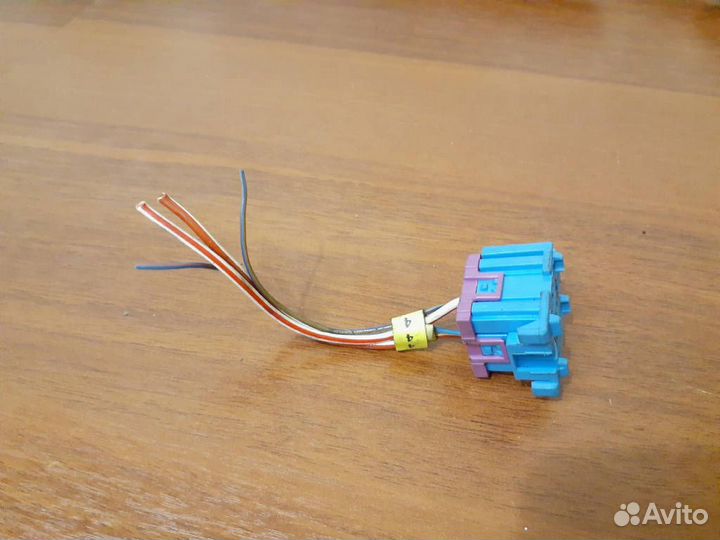 Разъем VAG audi A8 D2 443937528