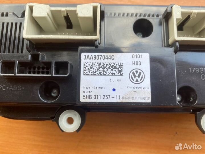 Блок управления климат контролем Volkswagen Passat