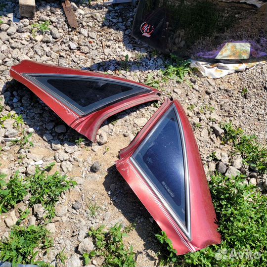 Задняя форточка правая угловая на шевроле каприз