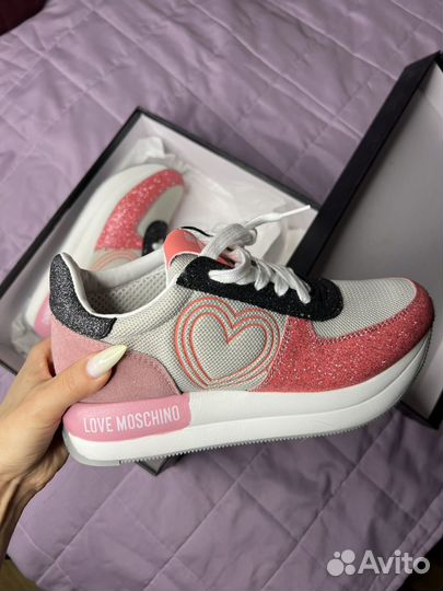 Кроссовки love moschino