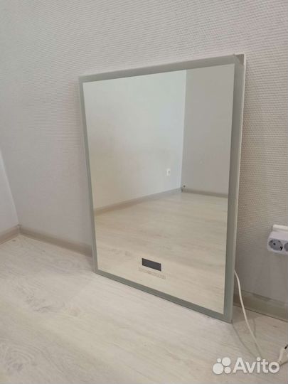 Зеркало в ванную с подсветкой и музыкой