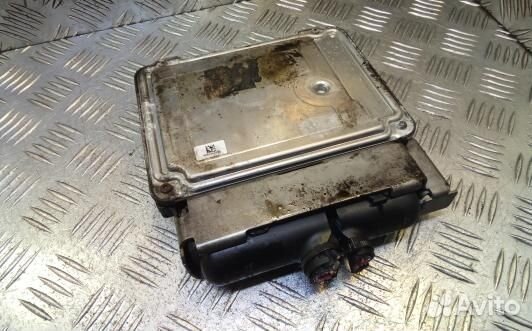 Блок управления двс volkswagen passat B7 (KMA01PC0