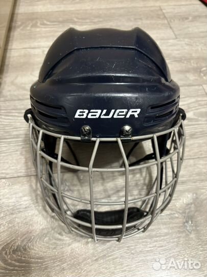 Хоккейный шлем