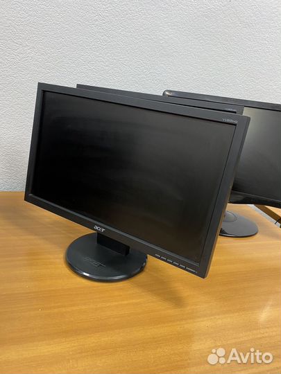 Монитор Acer много