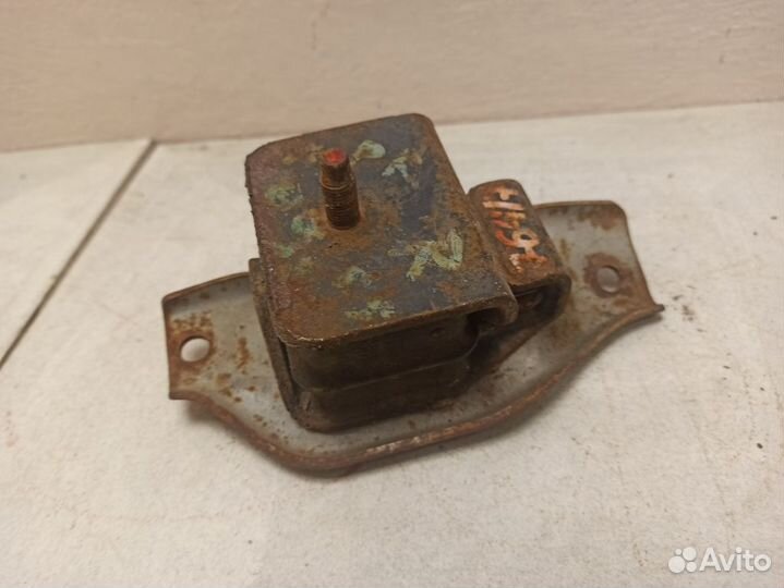 Подушка двигателя Субару