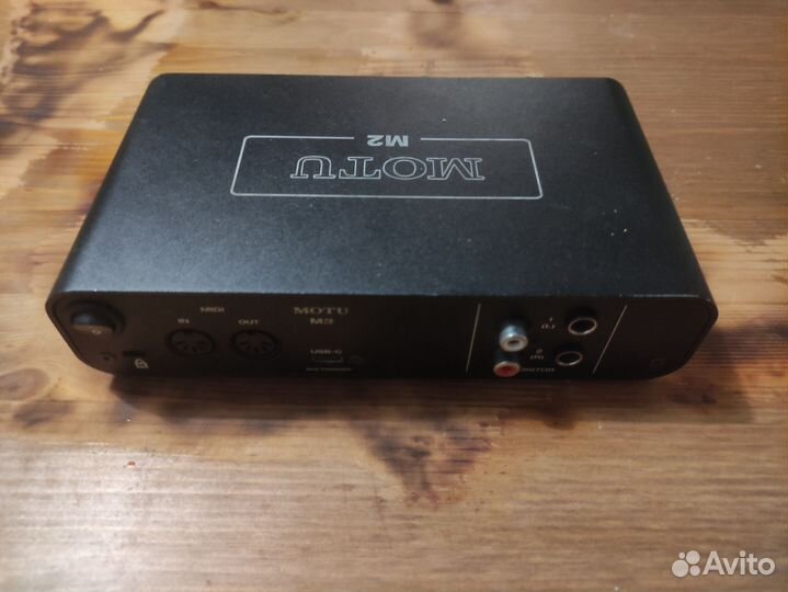 Motu M2 Звуковая карта