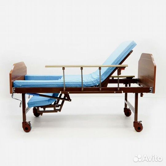 Медицинская кровать для ухода за больными