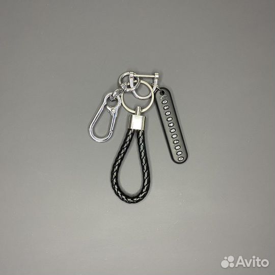 Брелок для ключей с номером телефона