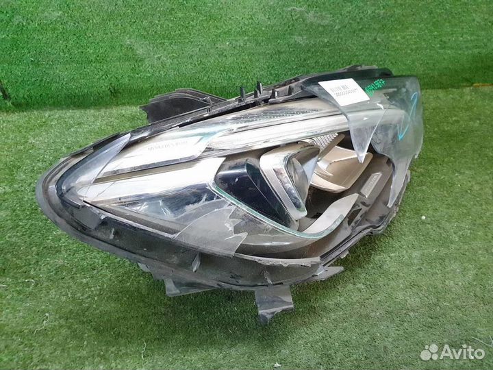 Фара правая Mercedes-Benz CLA-Class