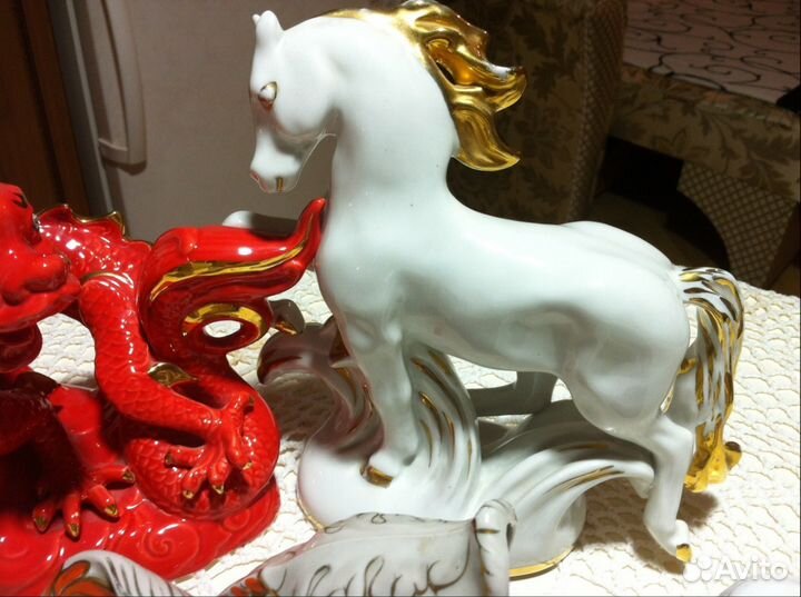 Продаю фарфоровые статуетки