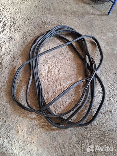 Уплотнитель багажника Lancia libra