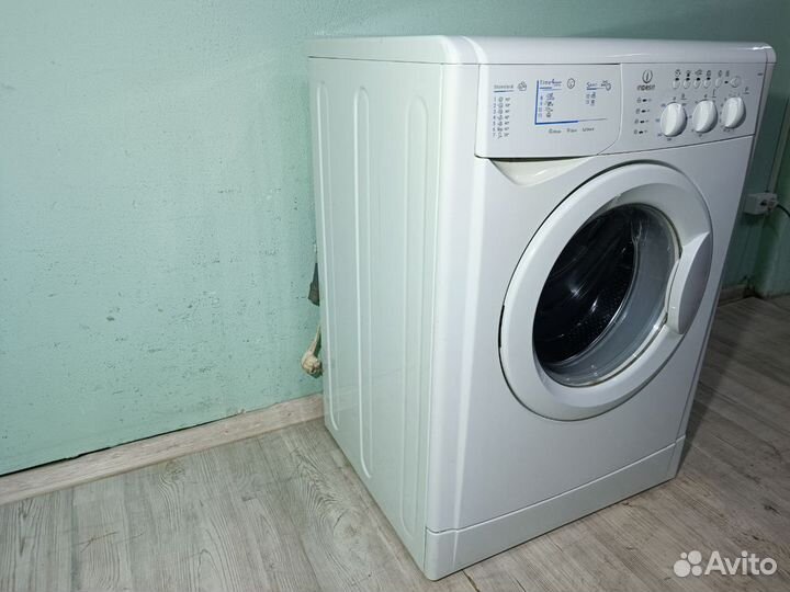 Стиральная машинка Италия Indesit WIL85 Гарантия