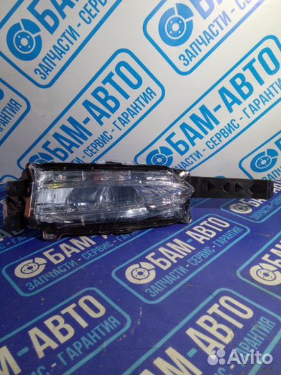 Фара противотуманная передняя левая Lexus 200/300