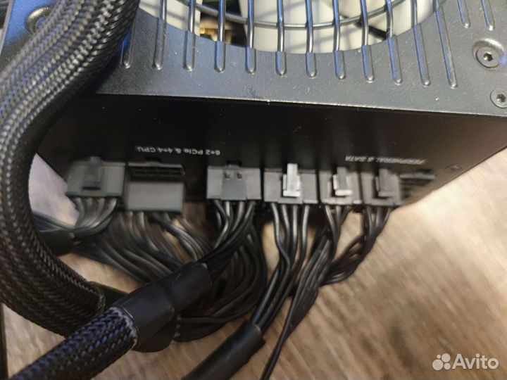 Блок питания Corsair 850 Вт Gold модульный