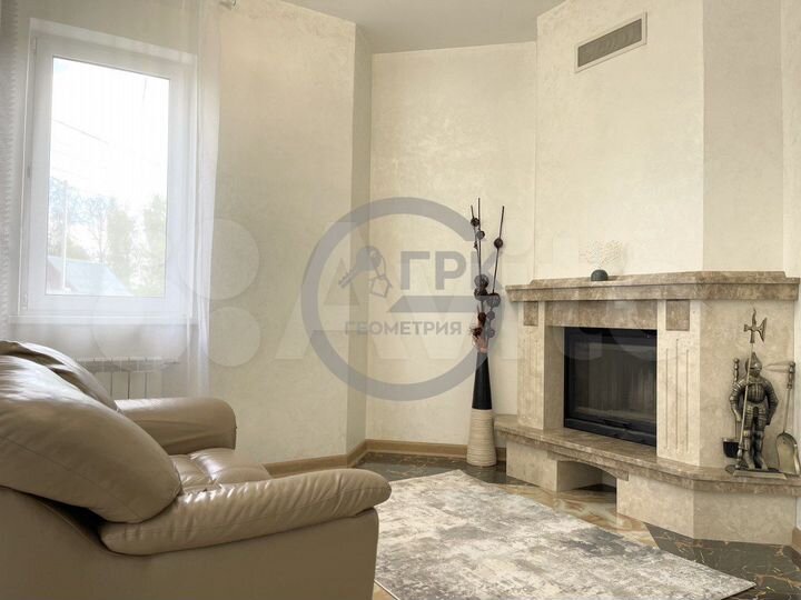 Дом 213 м² на участке 8 сот.